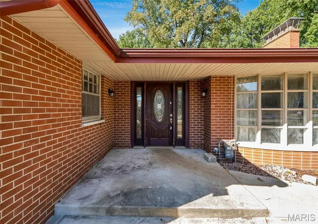 Photo 3 of Single family home for sale at 36 Lakeview Acres Dr, Collinsville, IL 62234 | MLS# MIS26053496 | Listing updated on 2026-10-16