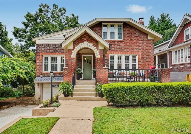 Photo 1 of Sale Pending at 948 Tuxedo Blvd, Saint Louis, MO 63119 | MLS# MIS26053498 | Listing updated on 2026-08-25