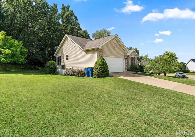 3rd image of 65 Adventura Dr, Festus, MO 63028 | MLS# MIS26053508