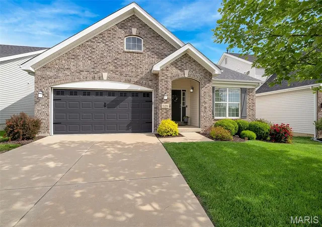 Photo 2 of Sale Pending at 529 Winding Bluffs Dr, Fenton, MO 63026 | MLS# MIS26053511 | Listing updated on 2026-09-08