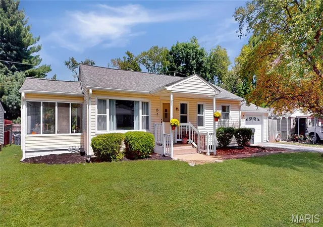 Photo 2 of Single family home for sale at 15 Fahey Pl, Belleville, IL 62220 | MLS# MIS26053517 | Listing updated on 2026-08-30