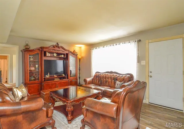 Photo 3 of Condo for sale at 6941 Colonial Woods Dr #27, Saint Louis, MO 63129 | MLS# MIS26053523 | Listing updated on 2026-09-14