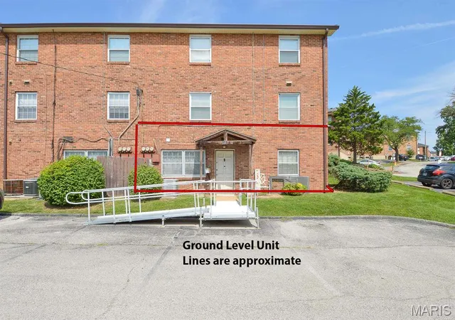 Condo for sale at 6984 Colonial Woods Dr #50, Saint Louis, MO 63129 | MLS# MIS26053526