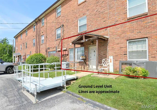 Photo 2 of Condo for sale at 6984 Colonial Woods Dr #50, Saint Louis, MO 63129 | MLS# MIS26053526 | Listing updated on 2026-09-14