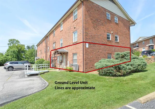 Photo 3 of Condo for sale at 6984 Colonial Woods Dr #50, Saint Louis, MO 63129 | MLS# MIS26053526 | Listing updated on 2026-09-14
