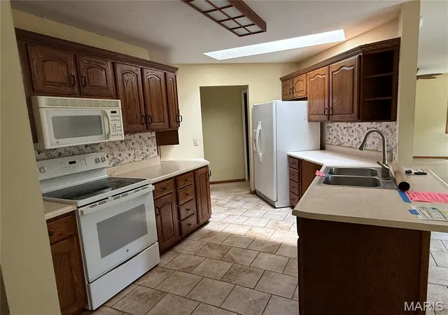 Photo 3 of Single family home for sale at 200 Wagonwheel Dr, Camdenton, MO 65020 | MLS# MIS26053530 | Listing updated on 2026-08-19