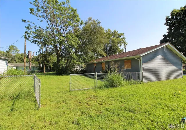 21st image of 1605 Parklane Dr, East Saint Louis, IL 62206 | MLS# MIS26053539