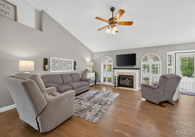 Photo 4 of Sale Pending at 41 Old Yorktown Ct, Wentzville, MO 63385 | MLS# MIS26053540 | Listing updated on 2026-09-01