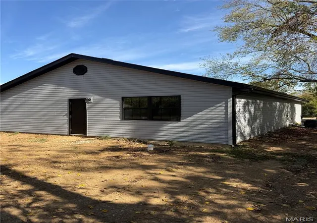 Photo 3 of Single family home for sale at 437 Polk Ave, Lebanon, MO 65536 | MLS# MIS26053545 | Listing updated on 2026-10-10