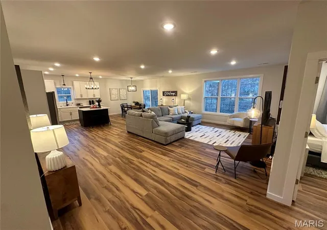 Photo 3 of Single family home for sale at 3304 Rhett Ln, Poplar Bluff, MO 63901 | MLS# MIS26053560 | Listing updated on 2026-08-24