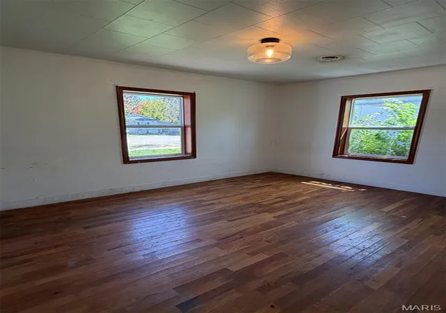 Photo 3 of Single family home for sale at 324 S Sassafrass St, Dexter, MO 63841 | MLS# MIS26053574 | Listing updated on 2026-09-22