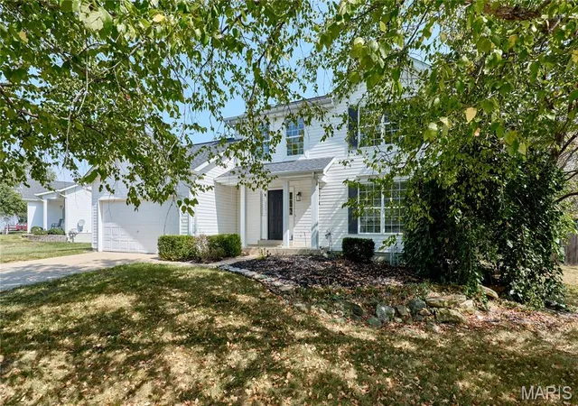 Photo 3 of Single family home for sale at 1488 Cochise Dr, O Fallon, MO 63366 | MLS# MIS26053582 | Listing updated on 2026-09-20