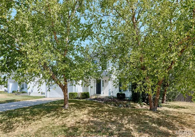 Photo 4 of Single family home for sale at 1488 Cochise Dr, O Fallon, MO 63366 | MLS# MIS26053582 | Listing updated on 2026-09-20