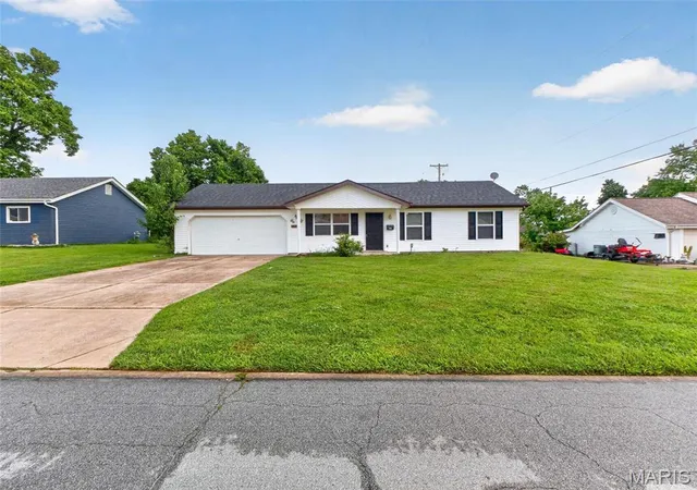 Photo 2 of Single family home for sale at 405 Prince Ruppert Dr, O'fallon, MO 63366 | MLS# MIS26053585 | Listing updated on 2026-09-25