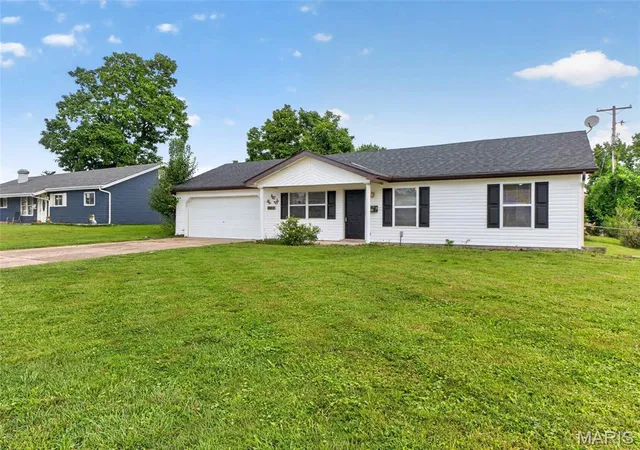 Photo 3 of Single family home for sale at 405 Prince Ruppert Dr, O'fallon, MO 63366 | MLS# MIS26053585 | Listing updated on 2026-09-25