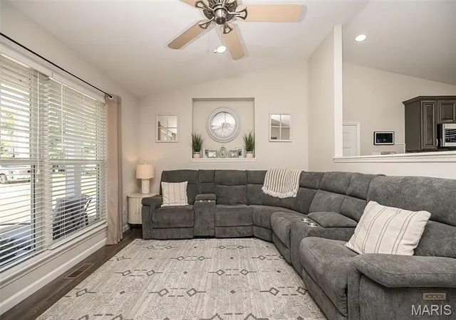 2nd image of 2552 Plymouth Dr, High Ridge, MO 63049 | MLS# MIS26053590