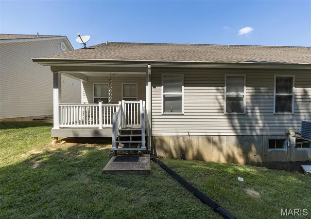 2nd image of 1717 Lexington Pl, Herculaneum, MO 63048 | MLS# MIS26053598