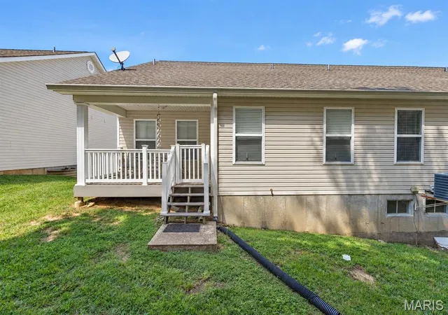 Photo 3 of House for sale at 1717 Lexington Pl, Herculaneum, MO 63048 | MLS# MIS26053598 | Listing updated on 2026-10-09
