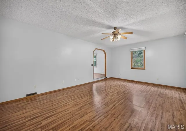 Photo 3 of Single family home for sale at 26217 Silver Ln, Waynesville, MO 65583 | MLS# MIS26053599 | Listing updated on 2026-09-19