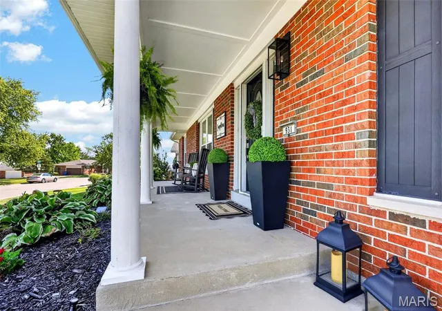 Photo 3 of Sale Pending at 931 Quince Dr, St Charles, MO 63301 | MLS# MIS26053603 | Listing updated on 2026-09-06