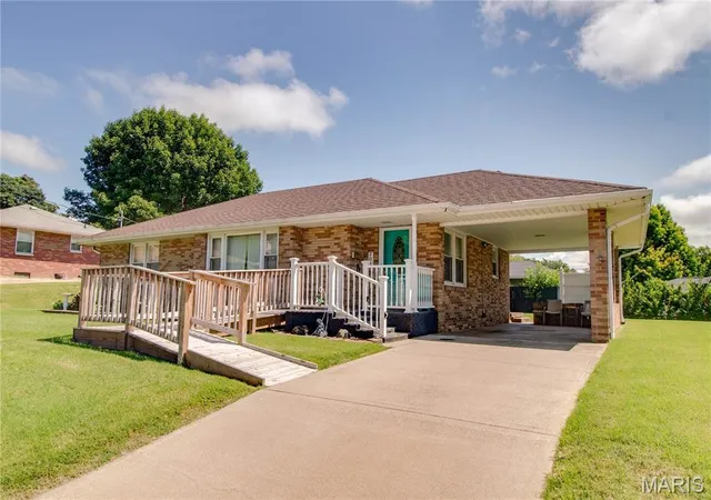 2nd image of 201 Longfellow Ave, Alton, IL 62002 | MLS# MIS26053606