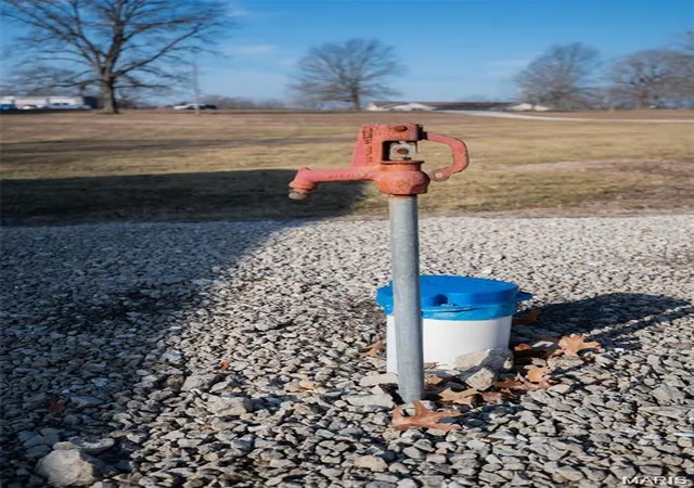 4th image of 35240 Hwy 28 W, Belle, MO 65013 | MLS# MIS26053607