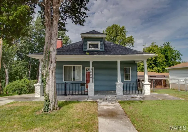 1st image of 3000 Alby St, Alton, IL 62002 | MLS# MIS26053614