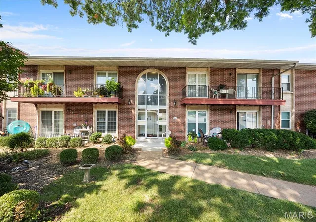 Photo 1 of Sale Pending at 10388 Forest Brook Ln #F, St Louis, MO 63146 | MLS# MIS26053616 | Listing updated on 2026-10-07
