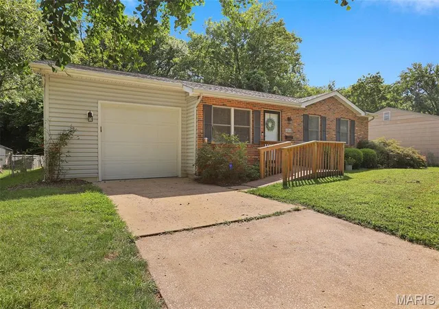 1st image of 1704 E 9th St, Washington, MO 63090 | MLS# MIS26053618