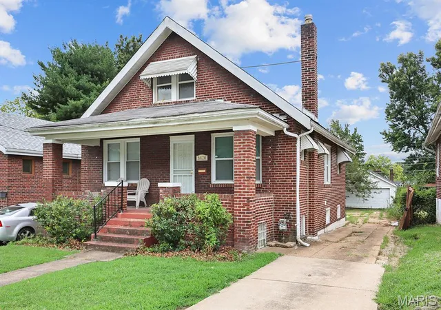 Photo 3 of Sale Pending at 6420 Glenmore Ave, Saint Louis, MO 63121 | MLS# MIS26053622 | Listing updated on 2026-10-02