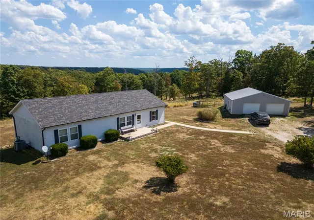 Photo 4 of Single family home for sale at 25200 Raleigh Rd, Waynesville, MO 65583 | MLS# MIS26053623 | Listing updated on 2026-09-28
