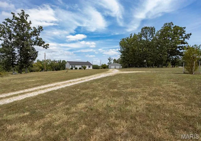 Photo 3 of Single family home for sale at 25200 Raleigh Rd, Waynesville, MO 65583 | MLS# MIS26053623 | Listing updated on 2026-09-28