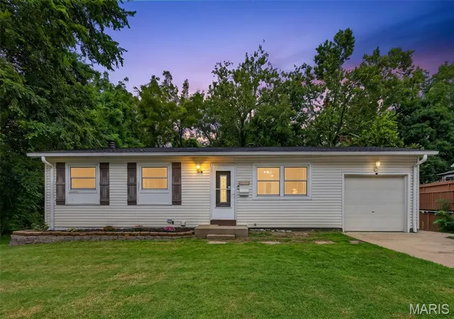 Photo 1 of Sale Pending at 1563 Ville Rosa Ln, Hazelwood, MO 63042 | MLS# MIS26053624 | Listing updated on 2026-08-31