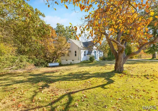 Photo 2 of Single family home for sale at 8617 Godfrey Rd, Godfrey, IL 62035 | MLS# MIS26053632 | Listing updated on 2026-09-22