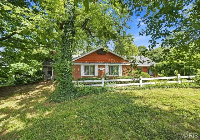 5th image of 1536 N Elizabeth Ave, Saint Louis, MO 63135 | MLS# MIS26053641