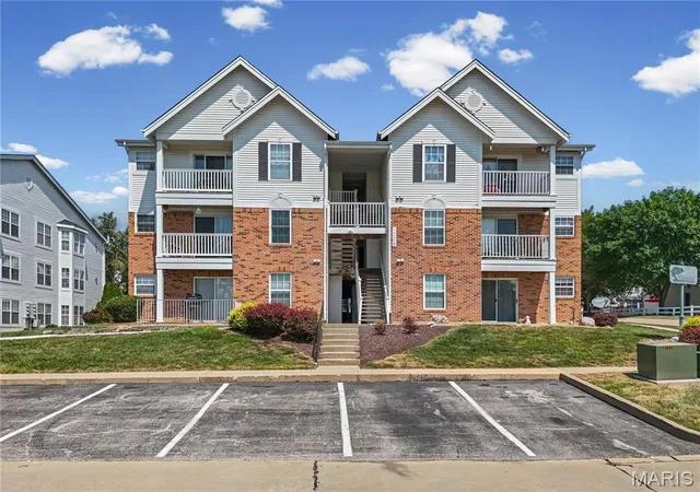 Photo 1 of Condo for sale at 1209 Woodland Point Dr #B, St Louis, MO 63146 | MLS# MIS26053644 | Listing updated on 2026-09-19
