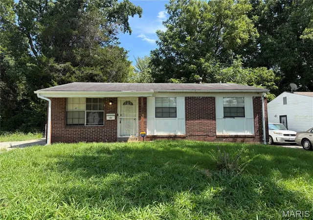 Photo 1 of Single family home for sale at 10414 Royal Dr, Saint Louis, MO 63136 | MLS# MIS26053645 | Listing updated on 2026-08-19