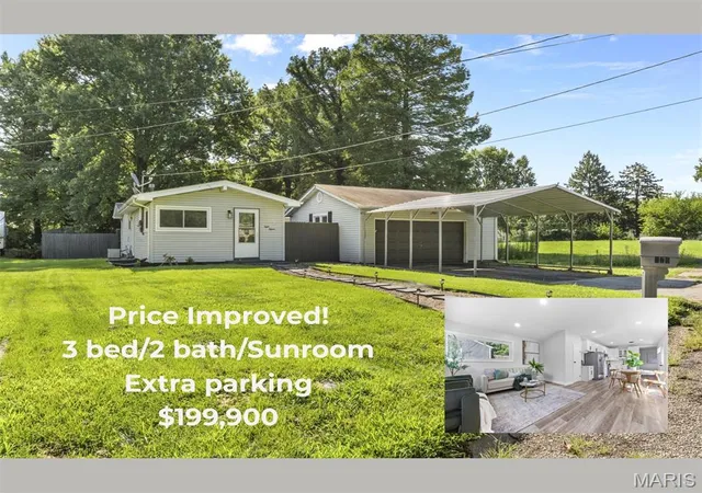 Photo 1 of Single family home for sale at 815 Southmoor Pl, Godfrey, IL 62035 | MLS# MIS26053646 | Listing updated on 2026-10-08