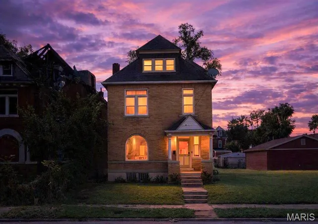 Photo 2 of Single family home for sale at 5036 Cabanne Ave, Saint Louis, MO 63113 | MLS# MIS26053647 | Listing updated on 2026-08-21