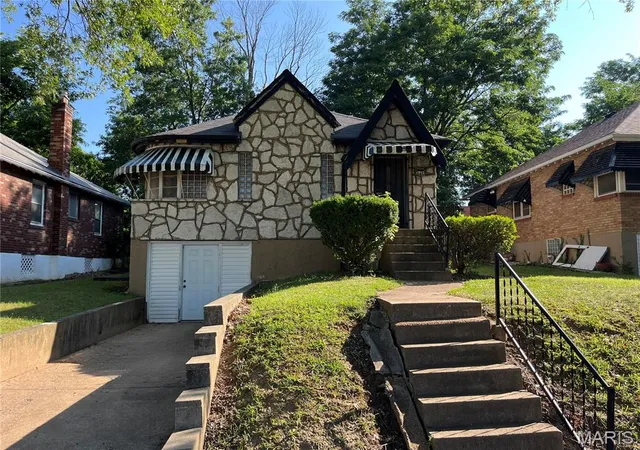 Photo 1 of Sale Pending at 6735 Edison Ave, Saint Louis, MO 63121 | MLS# MIS26053648 | Listing updated on 2026-09-03