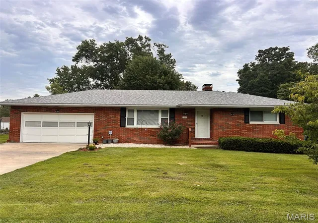 1st image of 4803 Paris Dr, Godfrey, IL 62035 | MLS# MIS26053663