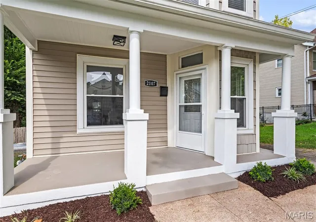 Photo 2 of Sale Pending at 2107 Alameda Ave, Saint Louis, MO 63143 | MLS# MIS26053664 | Listing updated on 2026-08-28