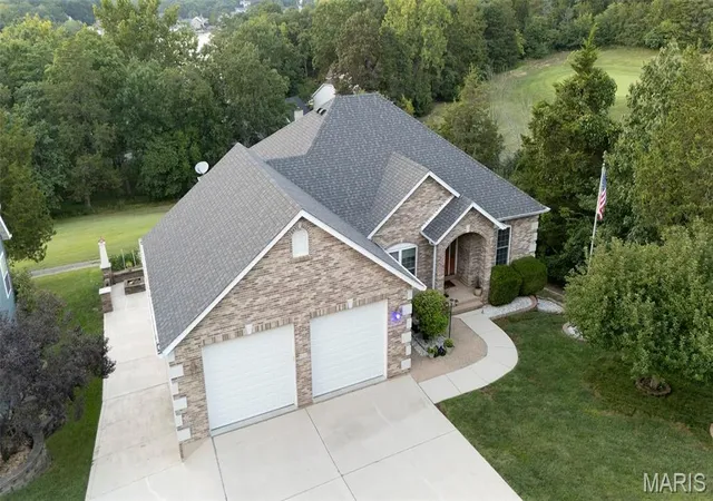 Photo 2 of Sale Pending at 121 Cottonblossom Dr, Hillsboro, MO 63050 | MLS# MIS26053669 | Listing updated on 2026-08-31