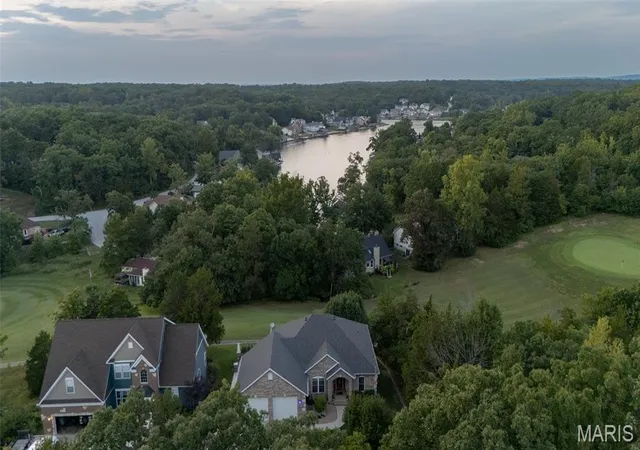 Photo 3 of Sale Pending at 121 Cottonblossom Dr, Hillsboro, MO 63050 | MLS# MIS26053669 | Listing updated on 2026-08-31