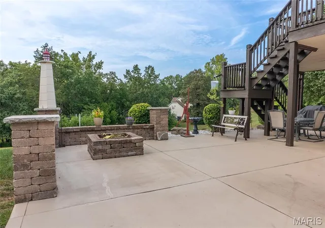 Photo 4 of Sale Pending at 121 Cottonblossom Dr, Hillsboro, MO 63050 | MLS# MIS26053669 | Listing updated on 2026-08-31