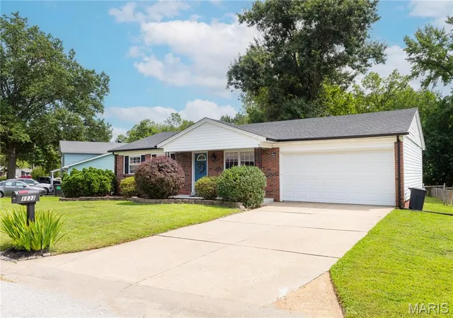 Photo 1 of Single family home for sale at 1133 Fordyce Ln, St Charles, MO 63303 | MLS# MIS26053675 | Listing updated on 2026-09-14