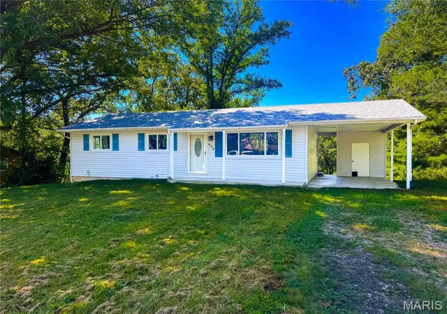 1st image of 450 Hillcrest Dr, Bourbon, MO 65441 | MLS# MIS26053677