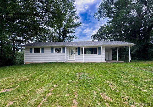 19th image of 450 Hillcrest Dr, Bourbon, MO 65441 | MLS# MIS26053677