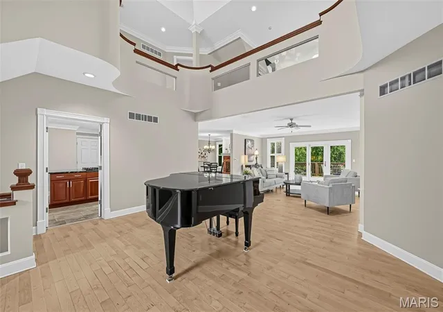 Photo 4 of Single family home for sale at 12923 Conway Rd, Saint Louis, MO 63141 | MLS# MIS26053681 | Listing updated on 2026-10-05