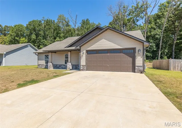 Photo 3 of Single family home for sale at 337 Apple Park Wy, Poplar Bluff, MO 63901 | MLS# MIS26053685 | Listing updated on 2026-08-20